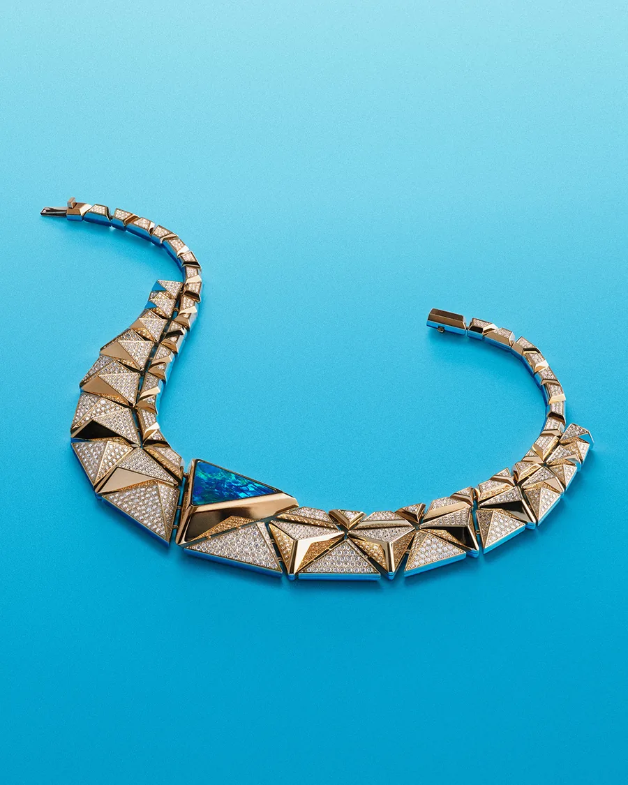 Messika Collier Féroce aus Gold und Pavé-Diamanten mit einem australischen Schwarzopal von 16,98 Karat